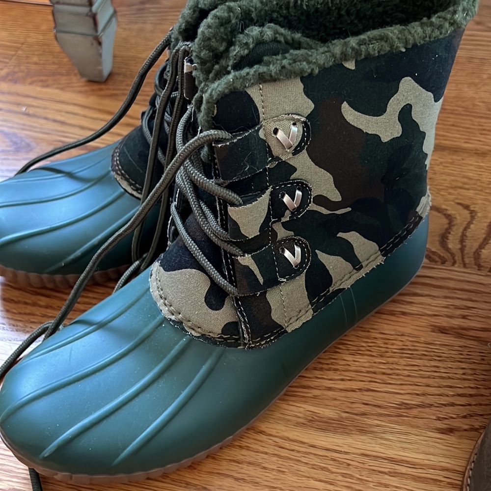 Jack Rogers duck boots!